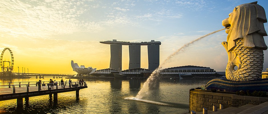 Marina Bay Sands from the Merlion, Singapore